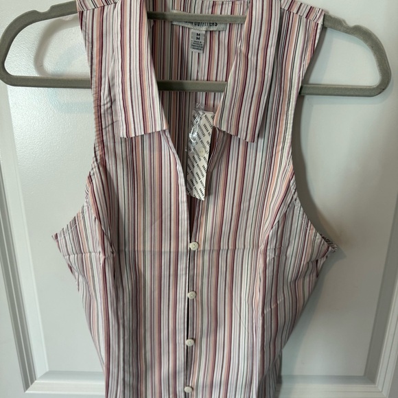 Urban Outfitters Party Girl Sleeveless Button Down Top - Picture 2 of 4